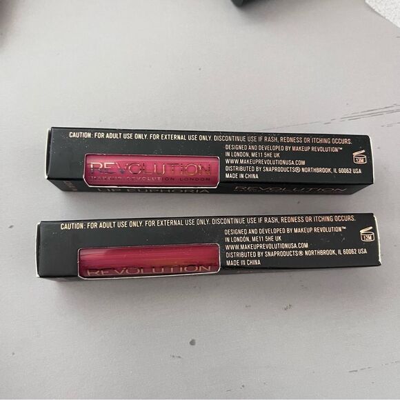Revolution Lip Euphoria Butter Soft Matte Lip Color Set Fate and Aura - Picture 2 of 3